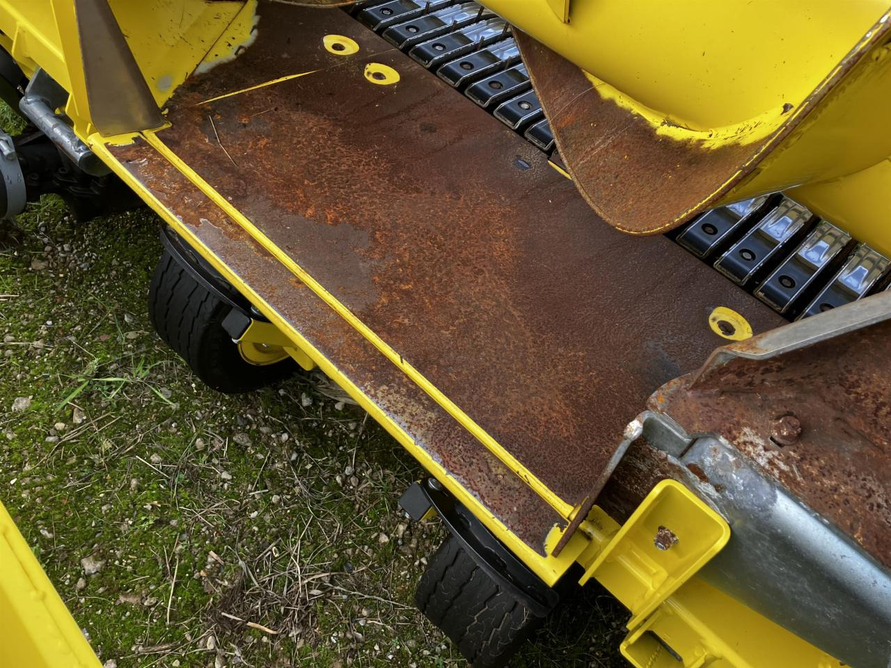 John Deere 30R - Priključek za kombajn za krmo: slika 4 John Deere 30R - Priključek za kombajn za krmo: slika 4