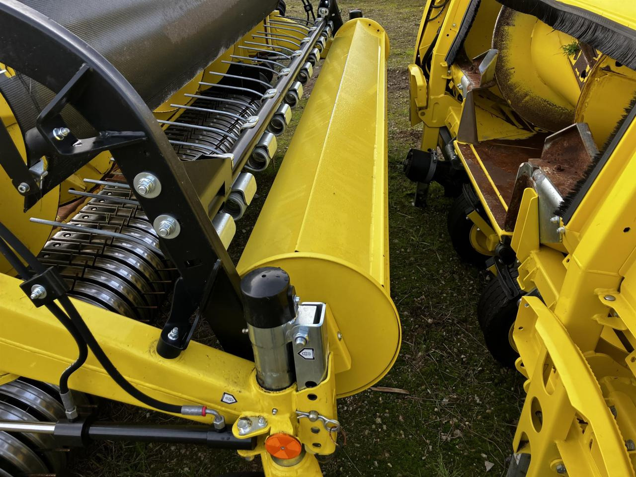 John Deere 30R - Priključek za kombajn za krmo: slika 5 John Deere 30R - Priključek za kombajn za krmo: slika 5