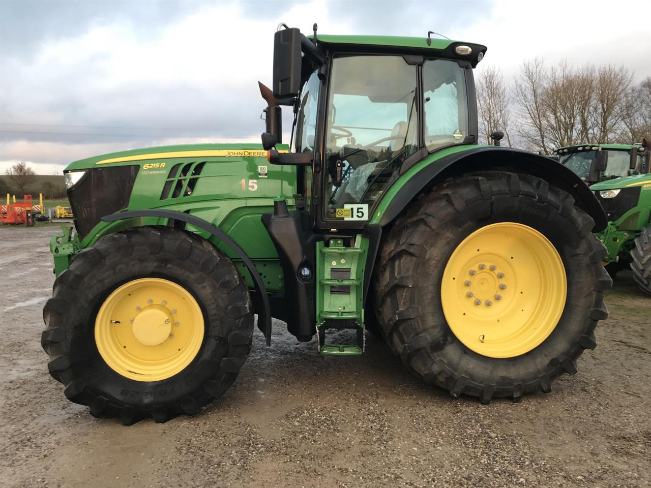 John Deere 6215R - Traktor: slika 1 John Deere 6215R - Traktor: slika 1