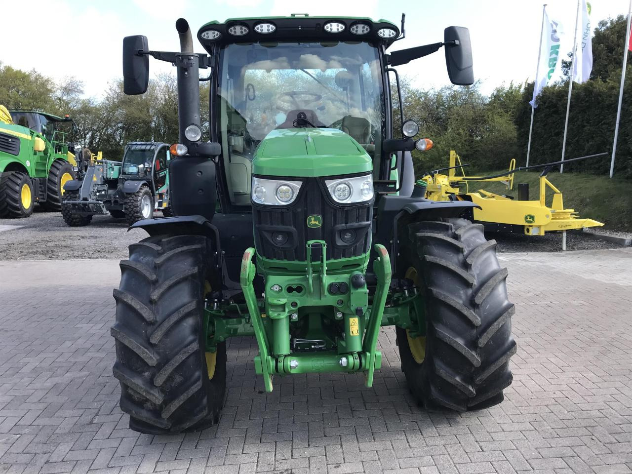 John Deere 6R 140 - Traktor: slika 3 John Deere 6R 140 - Traktor: slika 3