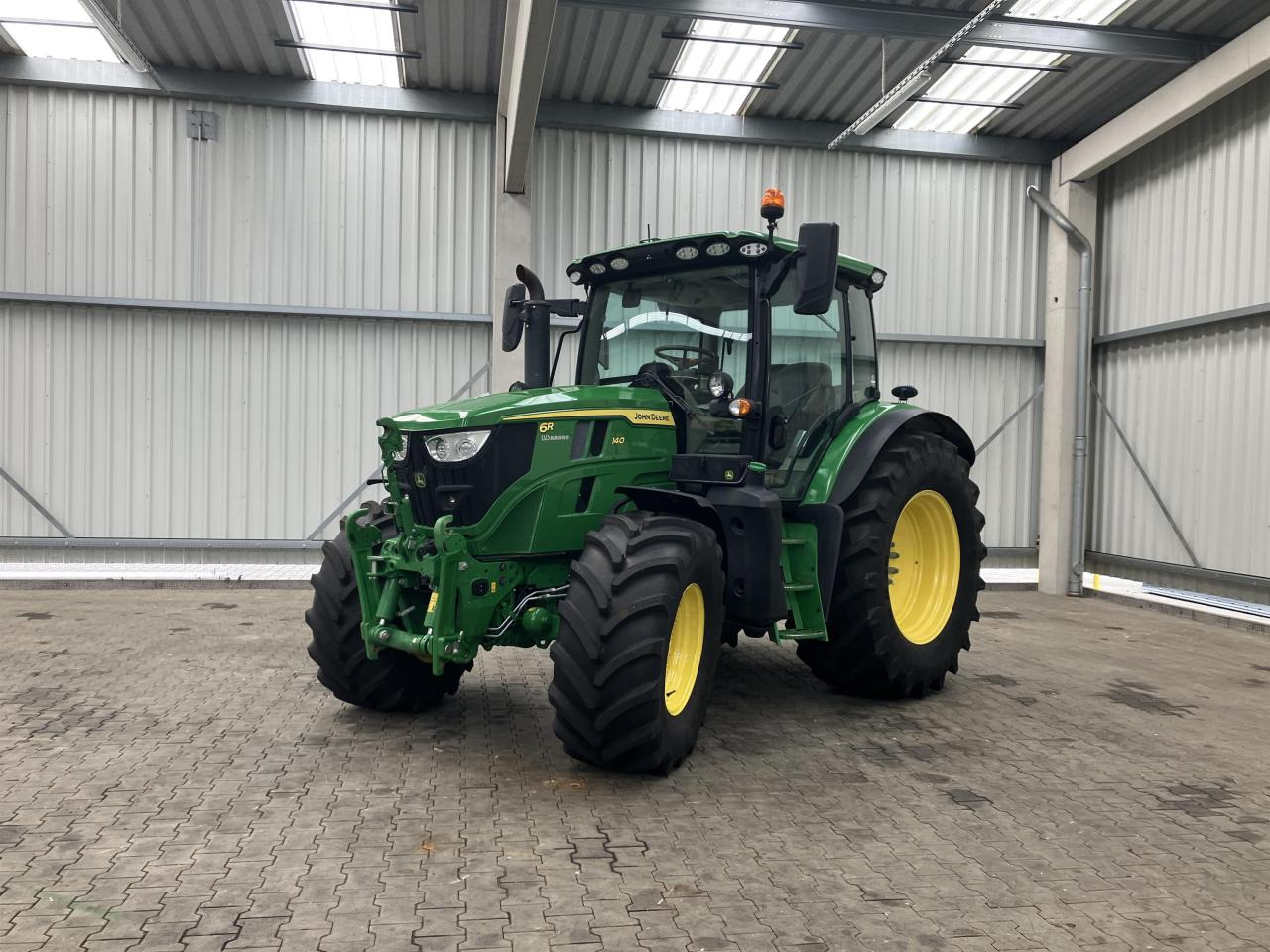 John Deere 6R 140 - Traktor: slika 1 John Deere 6R 140 - Traktor: slika 1