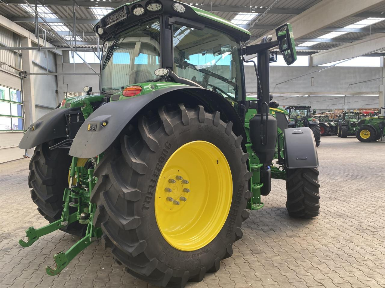 John Deere 6R 155 - Traktor: slika 4 John Deere 6R 155 - Traktor: slika 4