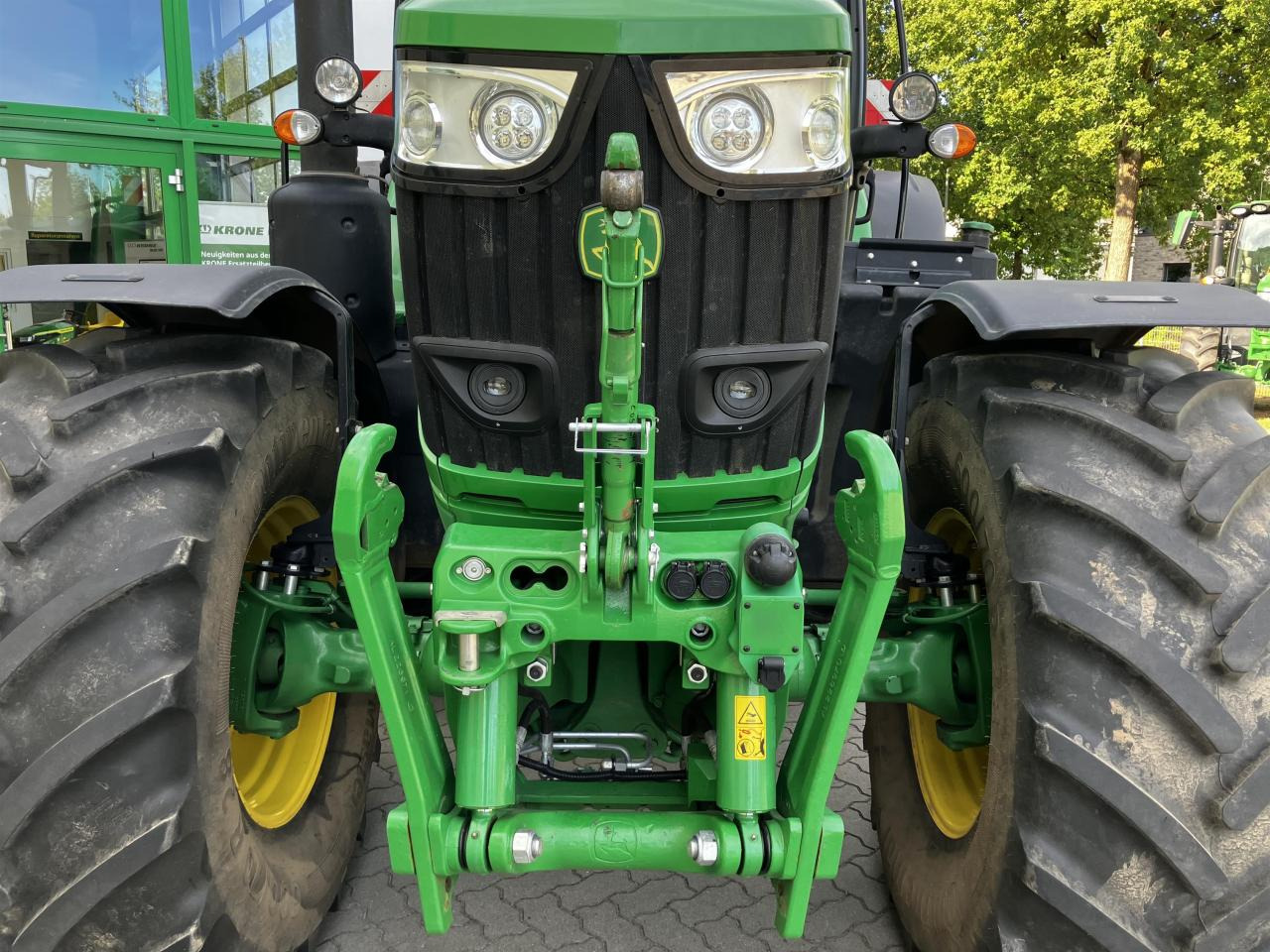 John Deere 6R 175 - Traktor: slika 4 John Deere 6R 175 - Traktor: slika 4