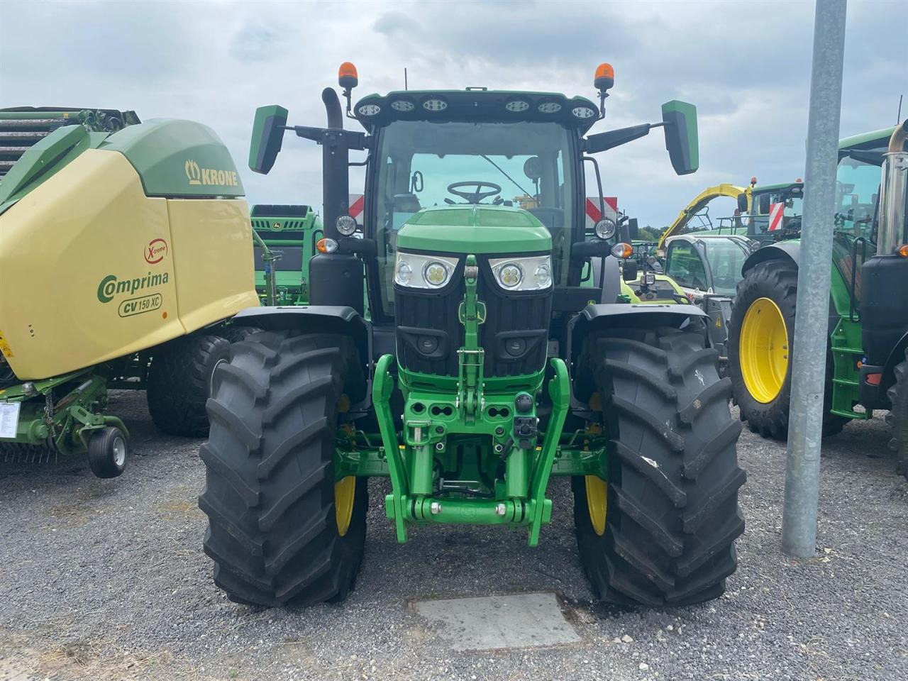 John Deere 6R 185 - Traktor: slika 2 John Deere 6R 185 - Traktor: slika 2