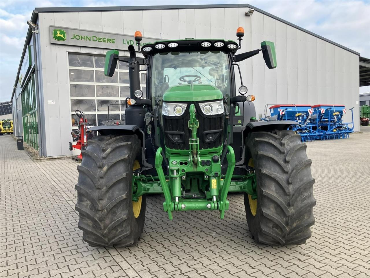 John Deere 6R 185 - Traktor: slika 3 John Deere 6R 185 - Traktor: slika 3