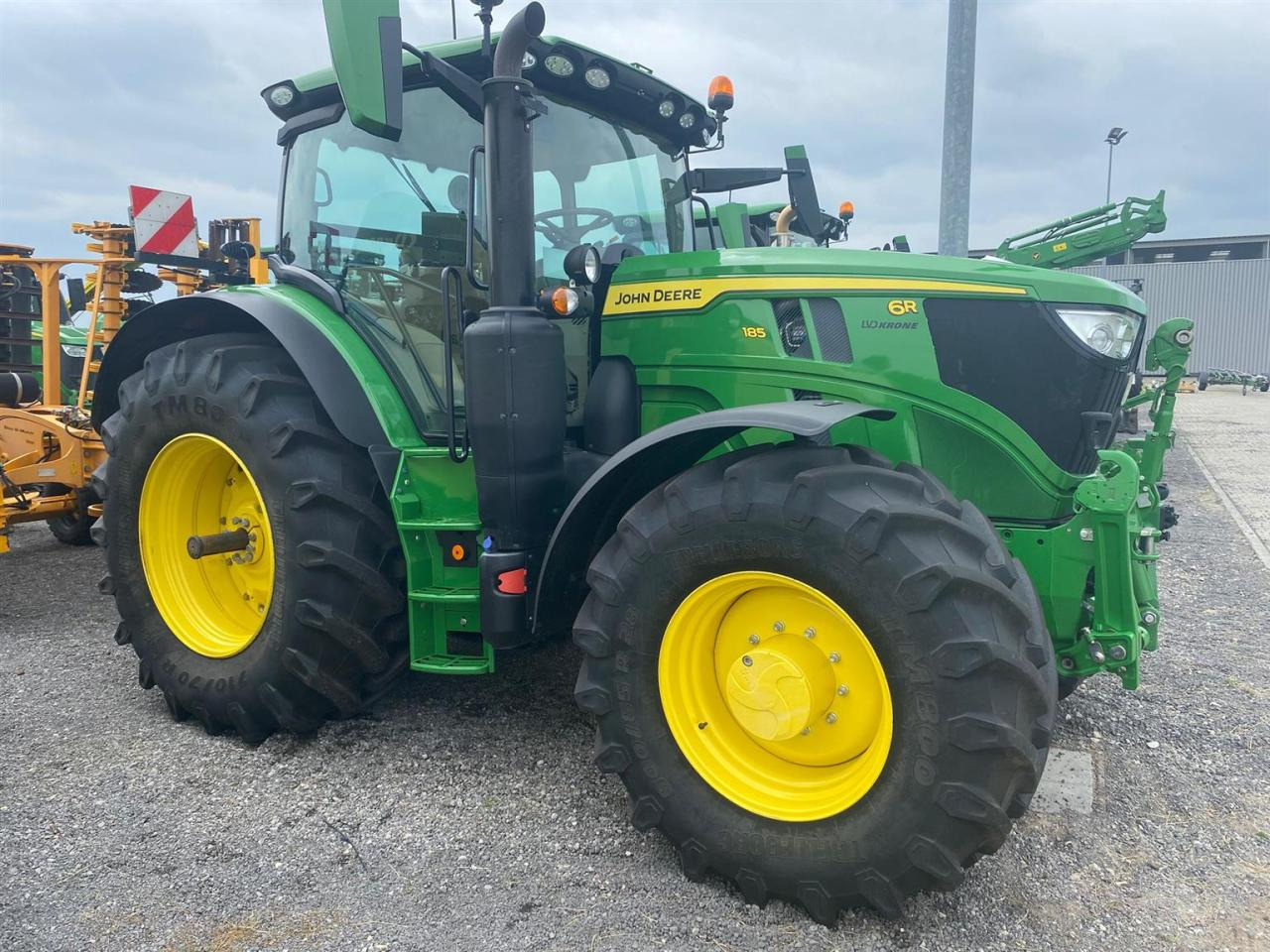 John Deere 6R 185 - Traktor: slika 3 John Deere 6R 185 - Traktor: slika 3