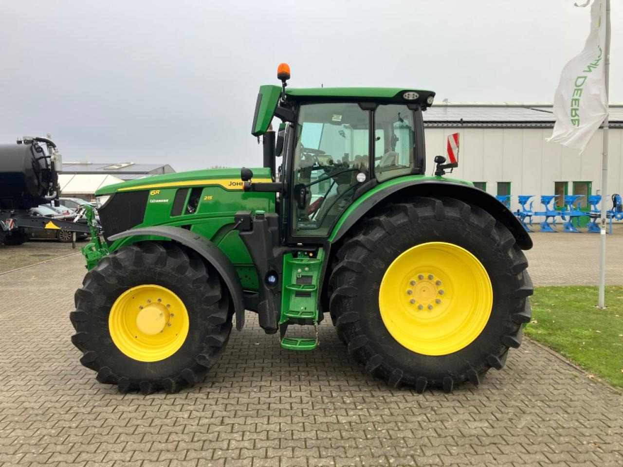 John Deere 6R 215 - Traktor: slika 5 John Deere 6R 215 - Traktor: slika 5
