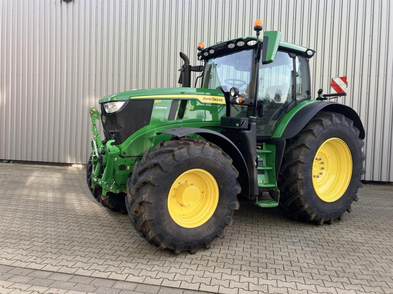 John Deere 6R 215 - Traktor: slika 1 John Deere 6R 215 - Traktor: slika 1