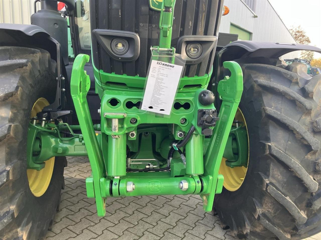 John Deere 6R 215 - Traktor: slika 4 John Deere 6R 215 - Traktor: slika 4