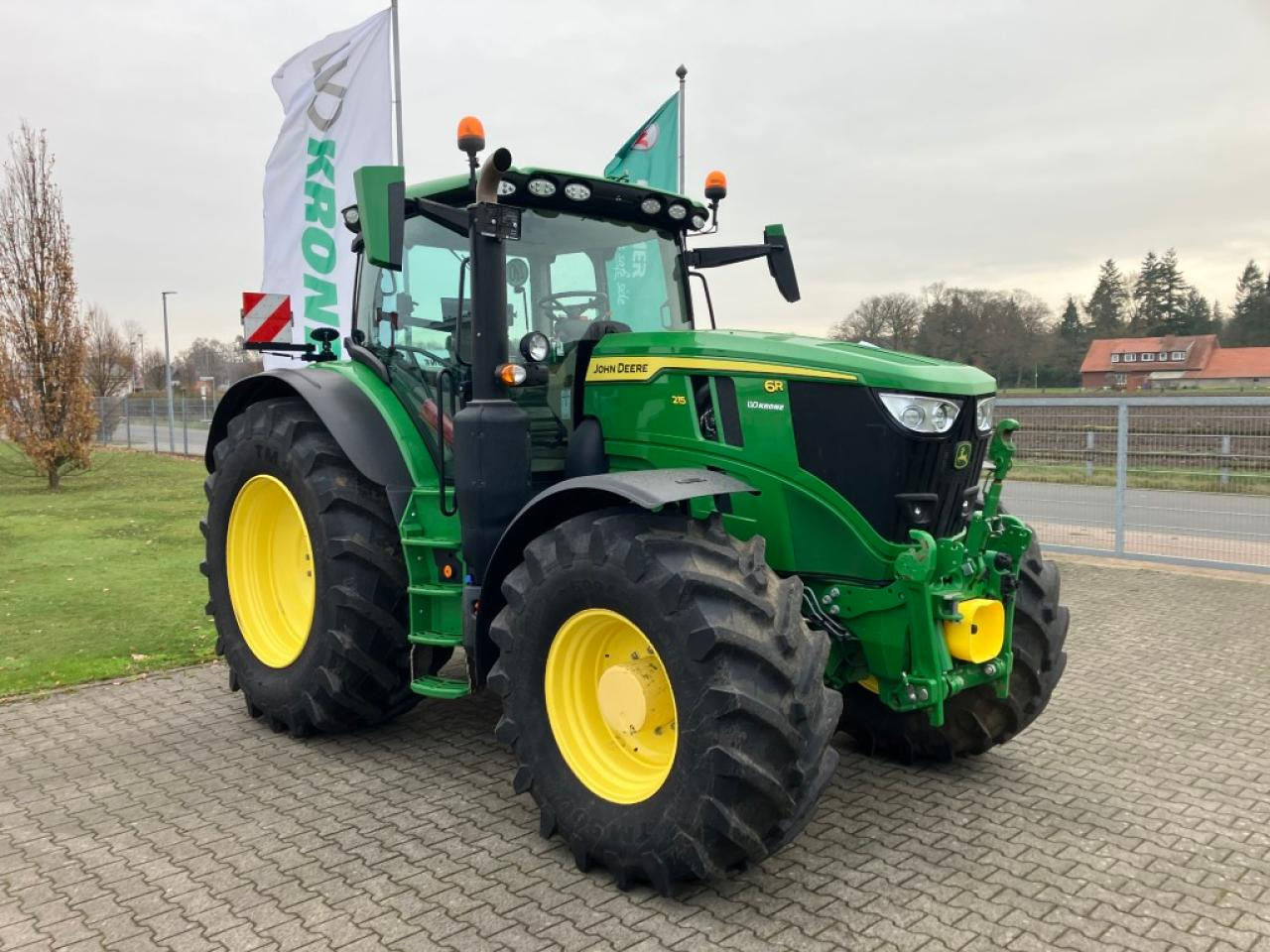 John Deere 6R 215 - Traktor: slika 2 John Deere 6R 215 - Traktor: slika 2