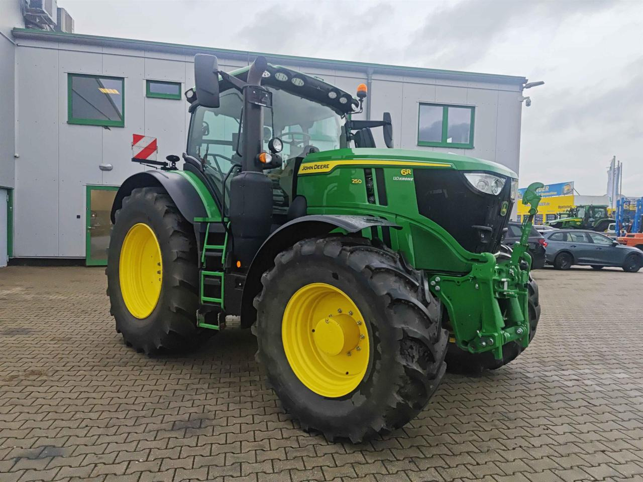 John Deere 6R 250 - Traktor: slika 2 John Deere 6R 250 - Traktor: slika 2