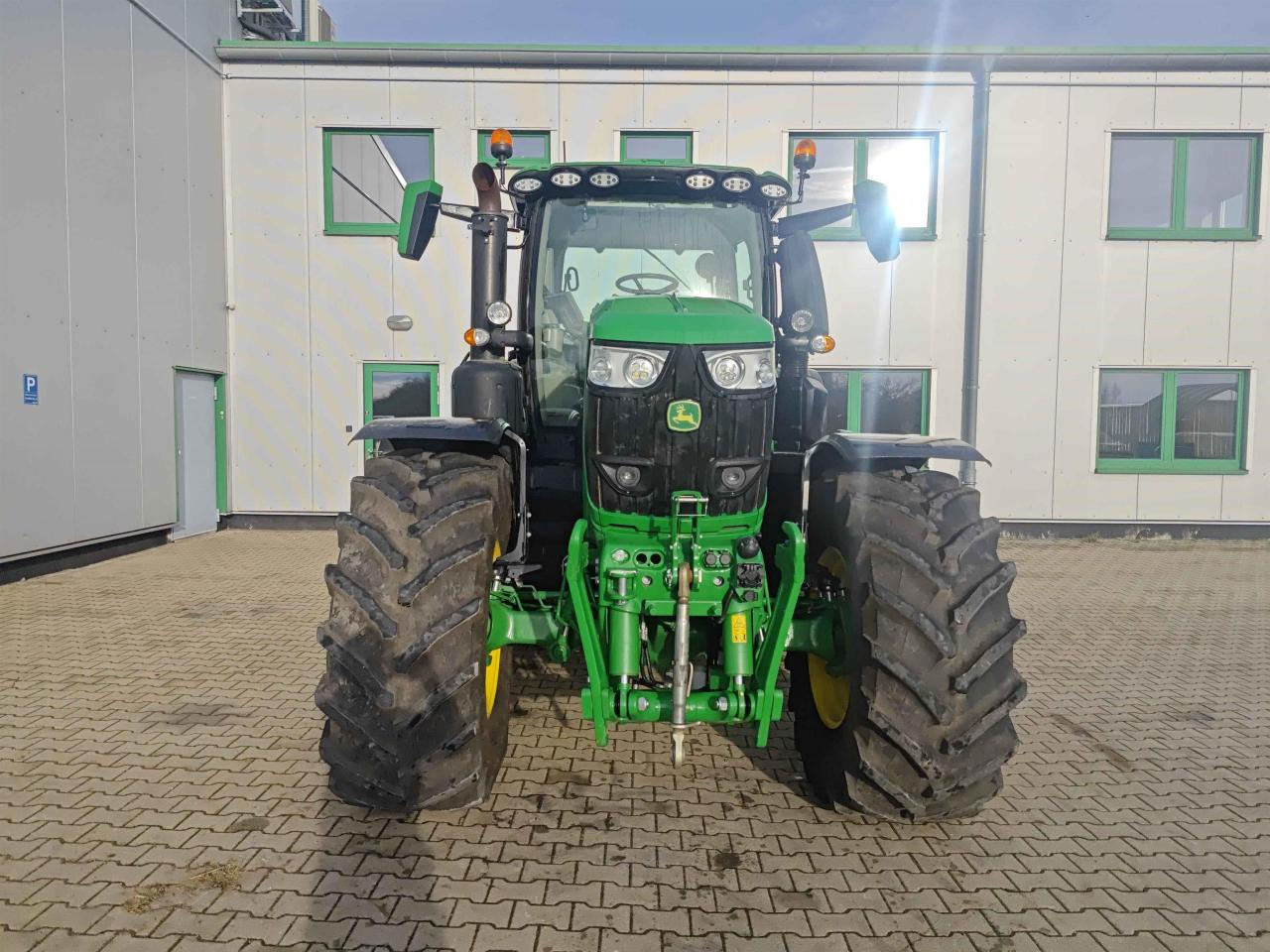 John Deere 6R 250 - Traktor: slika 4 John Deere 6R 250 - Traktor: slika 4