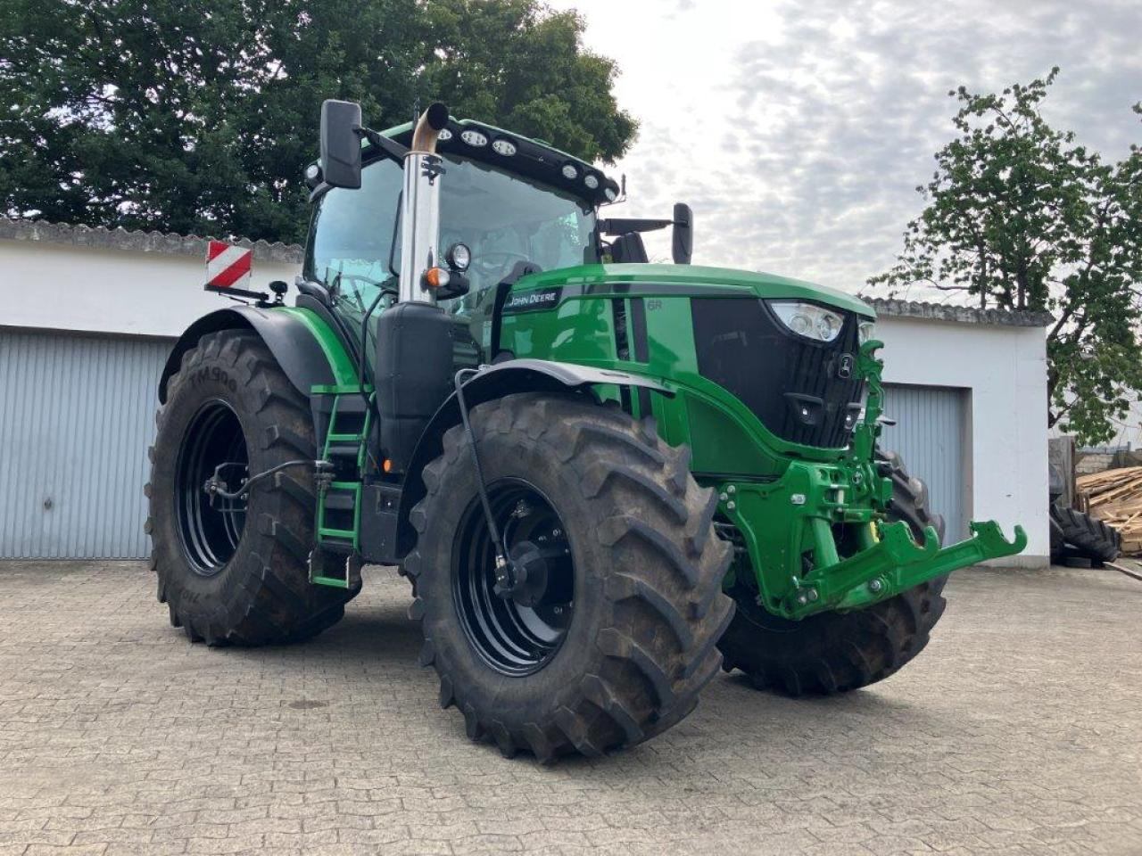 John Deere 6R 250 - Traktor: slika 2 John Deere 6R 250 - Traktor: slika 2