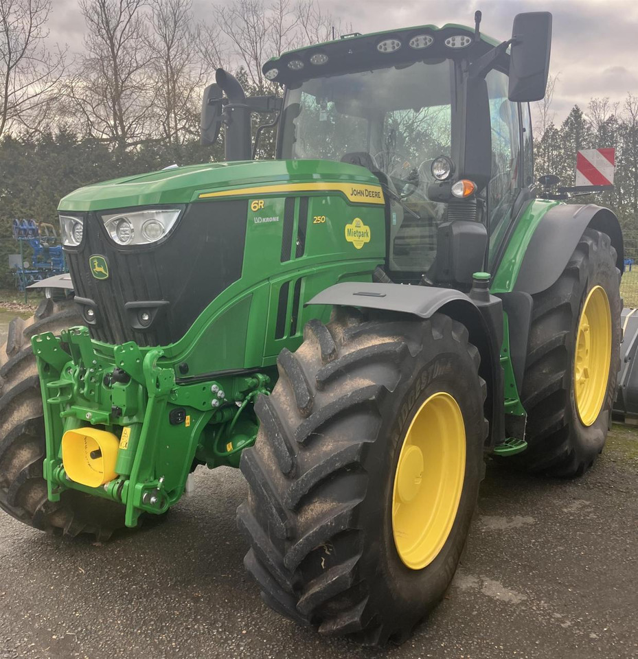 John Deere 6R 250 - Traktor: slika 2 John Deere 6R 250 - Traktor: slika 2