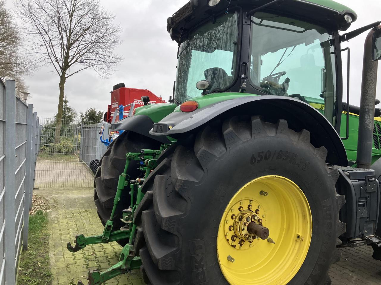 John Deere 7230R - Traktor: slika 4 John Deere 7230R - Traktor: slika 4