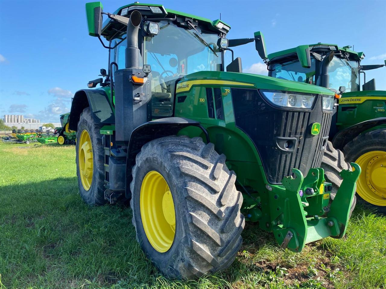 John Deere 7R 330 - Traktor: slika 2 John Deere 7R 330 - Traktor: slika 2
