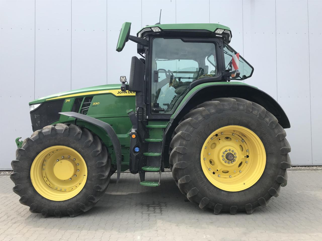 John Deere 7R 330 - Traktor: slika 1 John Deere 7R 330 - Traktor: slika 1