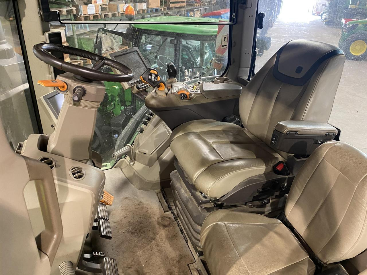 John Deere 7R 350 - Traktor: slika 4 John Deere 7R 350 - Traktor: slika 4