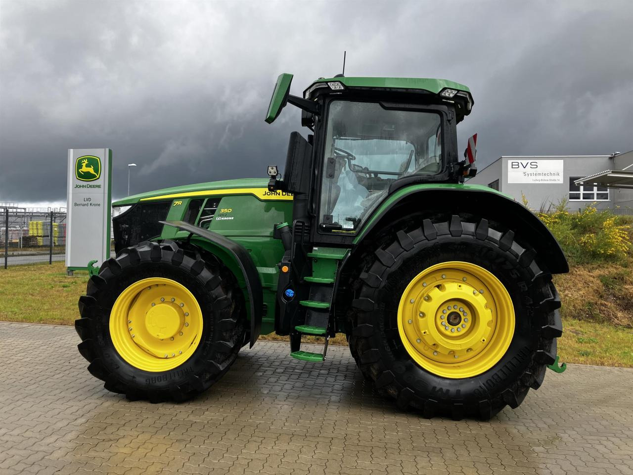 John Deere 7R 350 - Traktor: slika 1 John Deere 7R 350 - Traktor: slika 1