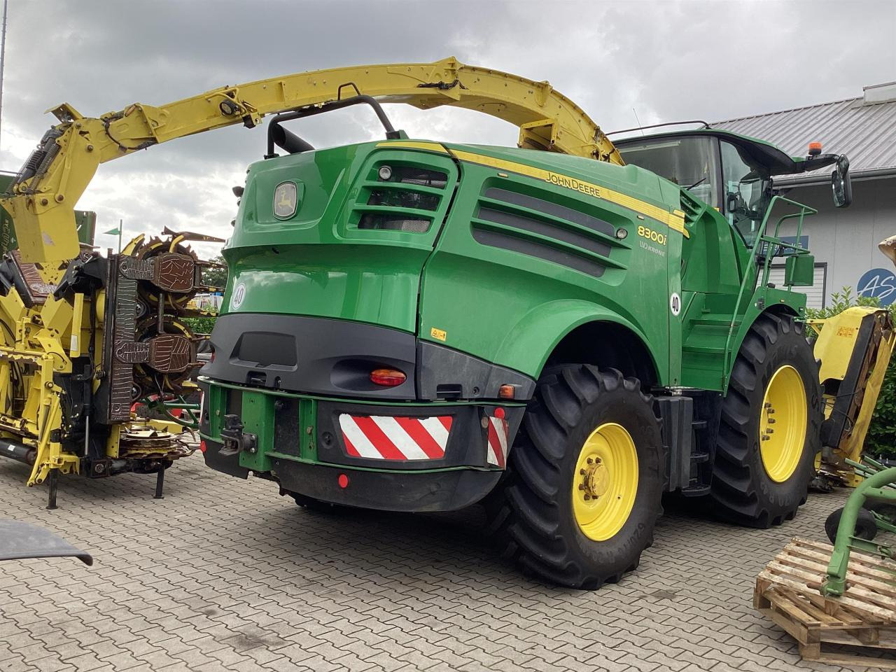 John Deere 8300 - Kombajn za krmo: slika 3 John Deere 8300 - Kombajn za krmo: slika 3