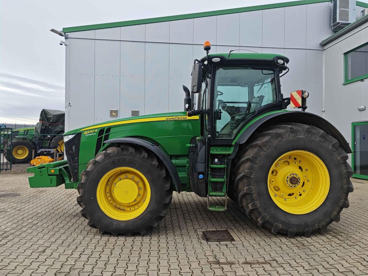 John Deere 8370R - Traktor: slika 2 John Deere 8370R - Traktor: slika 2