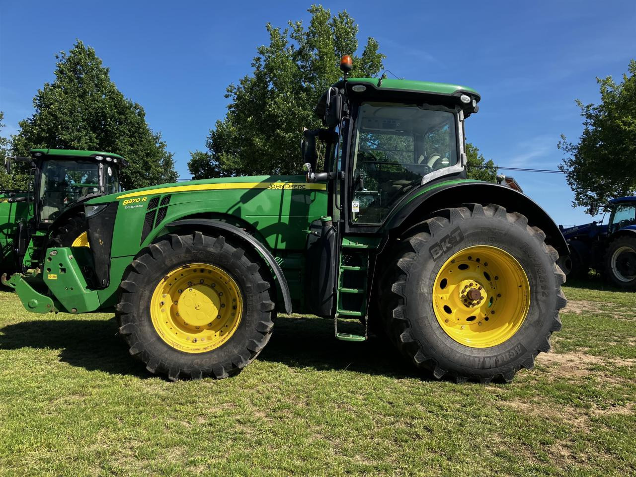John Deere 8370R - Traktor: slika 1 John Deere 8370R - Traktor: slika 1