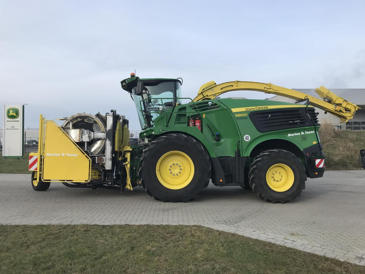 John Deere 9800 - Kombajn za krmo: slika 1 John Deere 9800 - Kombajn za krmo: slika 1