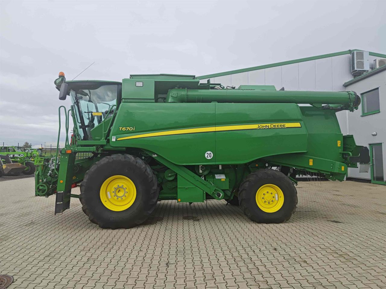 Kombajn harvester John Deere T670: slika 1