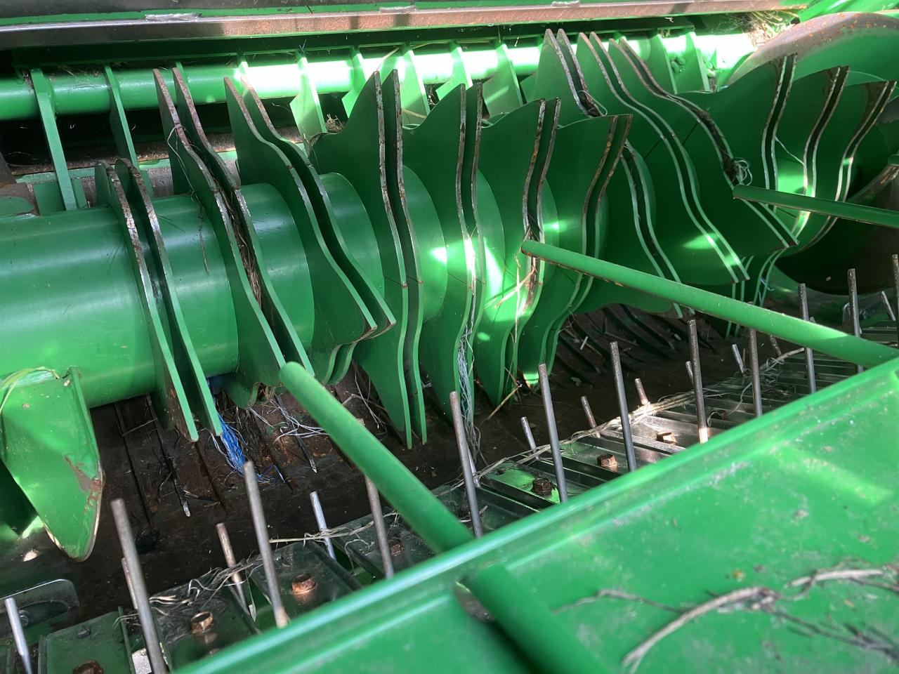John Deere V461R - Balirka za okrogle bale: slika 4 John Deere V461R - Balirka za okrogle bale: slika 4