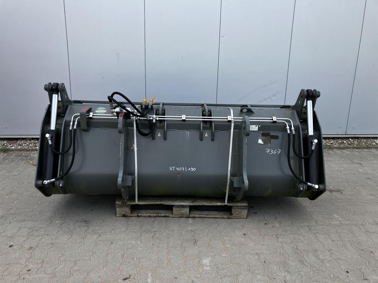 Kramer 2400 mm - Žlica: slika 3 Kramer 2400 mm - Žlica: slika 3