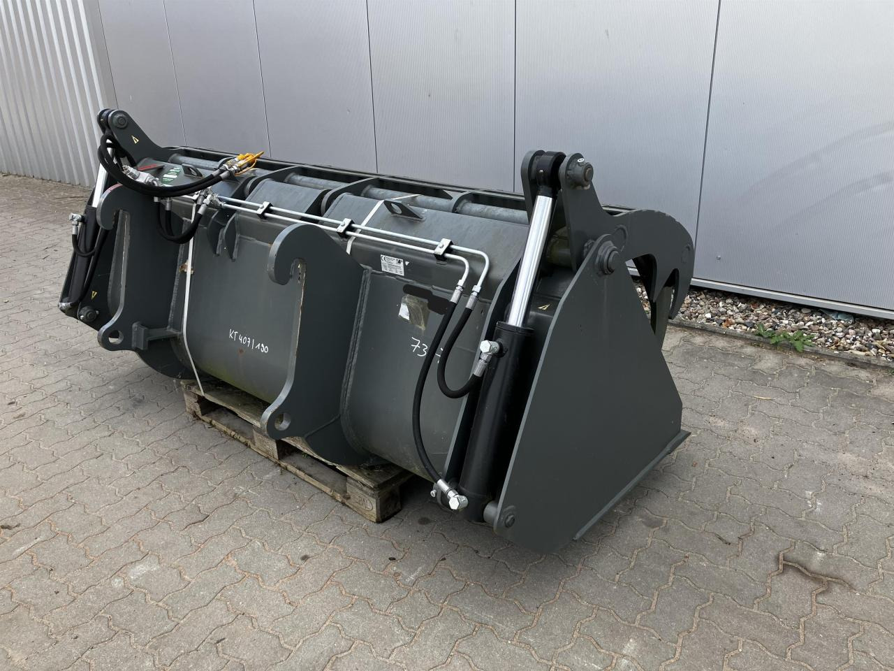 Kramer 2400 mm - Žlica: slika 4 Kramer 2400 mm - Žlica: slika 4