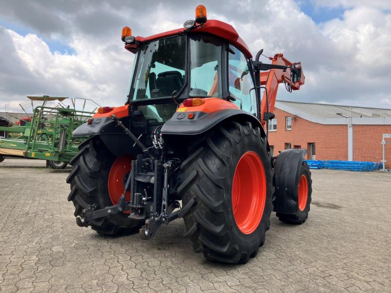 Kubota 7040 Hydro-Shift - Traktor: slika 5 Kubota 7040 Hydro-Shift - Traktor: slika 5