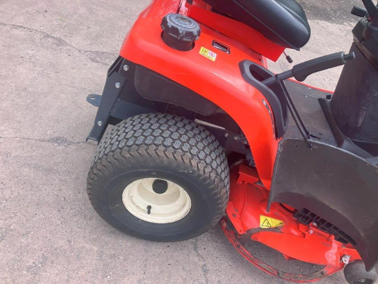 Kubota GR1600-ID-II - Vrtna kosilnica: slika 5 Kubota GR1600-ID-II - Vrtna kosilnica: slika 5