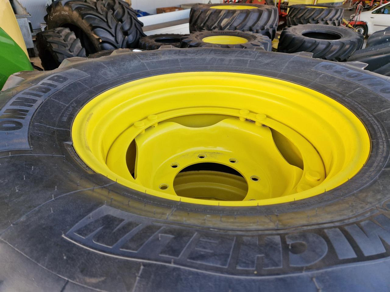Michelin 420/70R24 - Guma za Kmetijski stroj: slika 2 Michelin 420/70R24 - Guma za Kmetijski stroj: slika 2