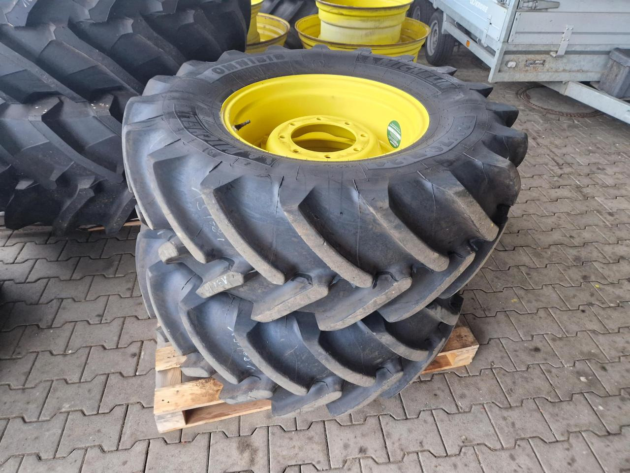 Michelin 420/70R24 - Guma za Kmetijski stroj: slika 1 Michelin 420/70R24 - Guma za Kmetijski stroj: slika 1