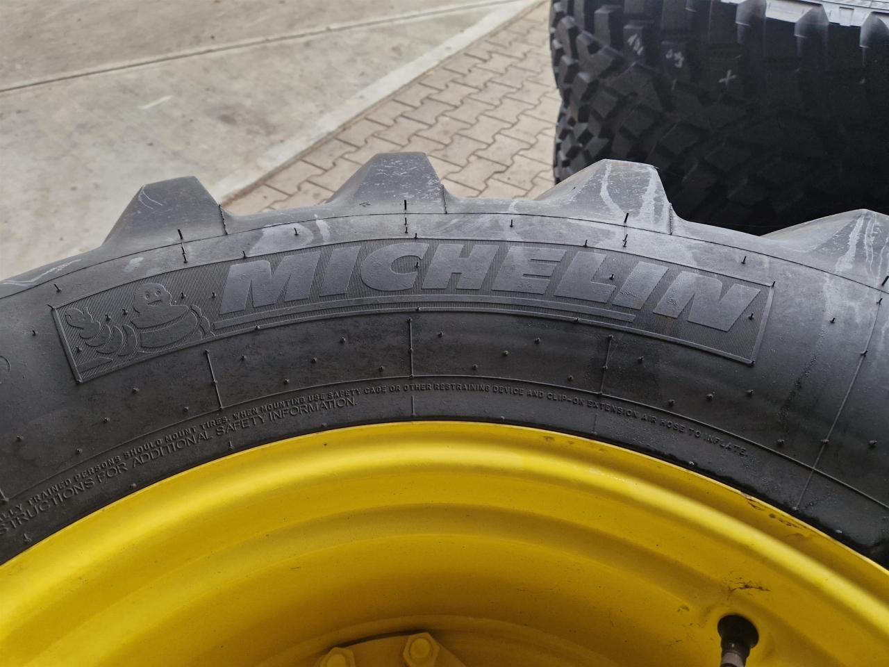 Michelin 420/70R24 - Guma za Kmetijski stroj: slika 3 Michelin 420/70R24 - Guma za Kmetijski stroj: slika 3