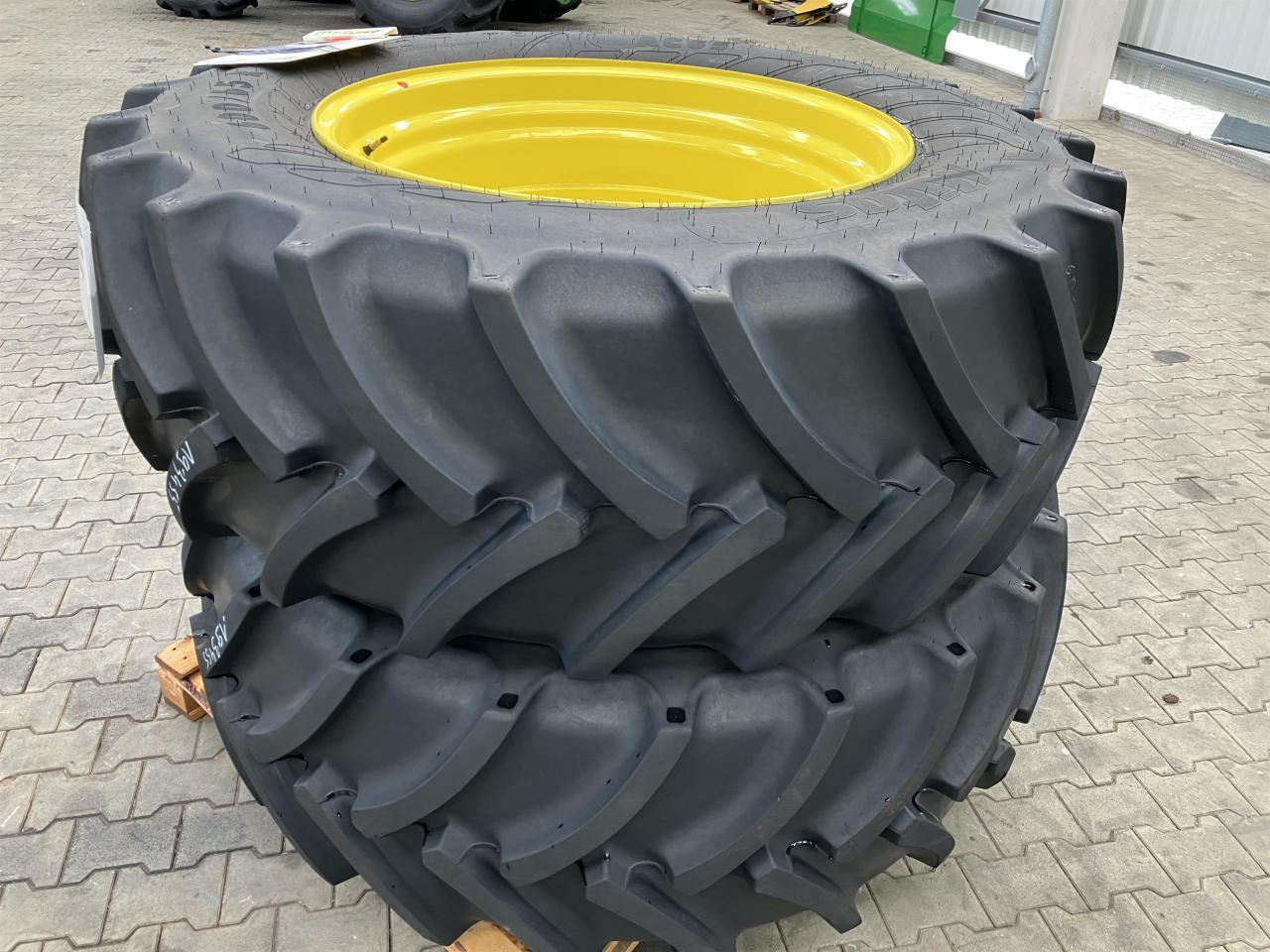 Mitas 600/65R38 - Guma za Kmetijski stroj: slika 1 Mitas 600/65R38 - Guma za Kmetijski stroj: slika 1