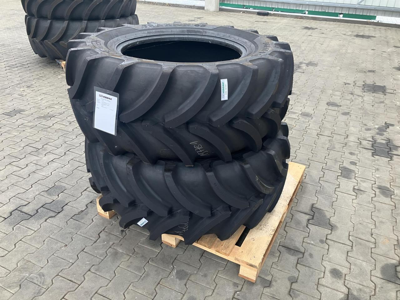 Vredestein 540/65R30 - Guma za Kmetijski stroj: slika 1 Vredestein 540/65R30 - Guma za Kmetijski stroj: slika 1