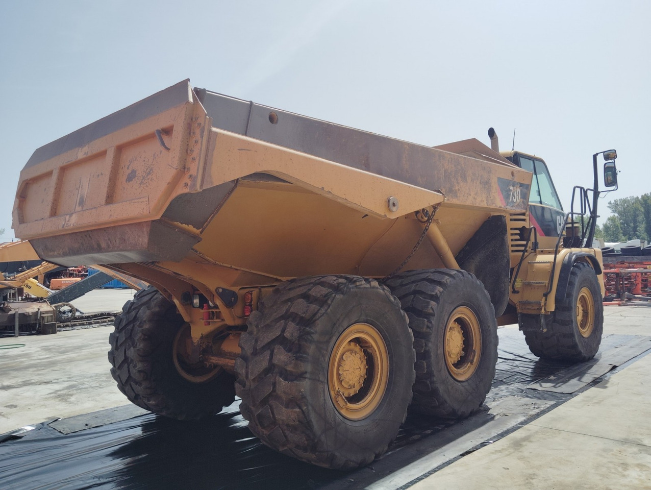 DUMPER ARTICULADO CATERPILLAR 730 - Zglobni demper: slika 4 DUMPER ARTICULADO CATERPILLAR 730 - Zglobni demper: slika 4