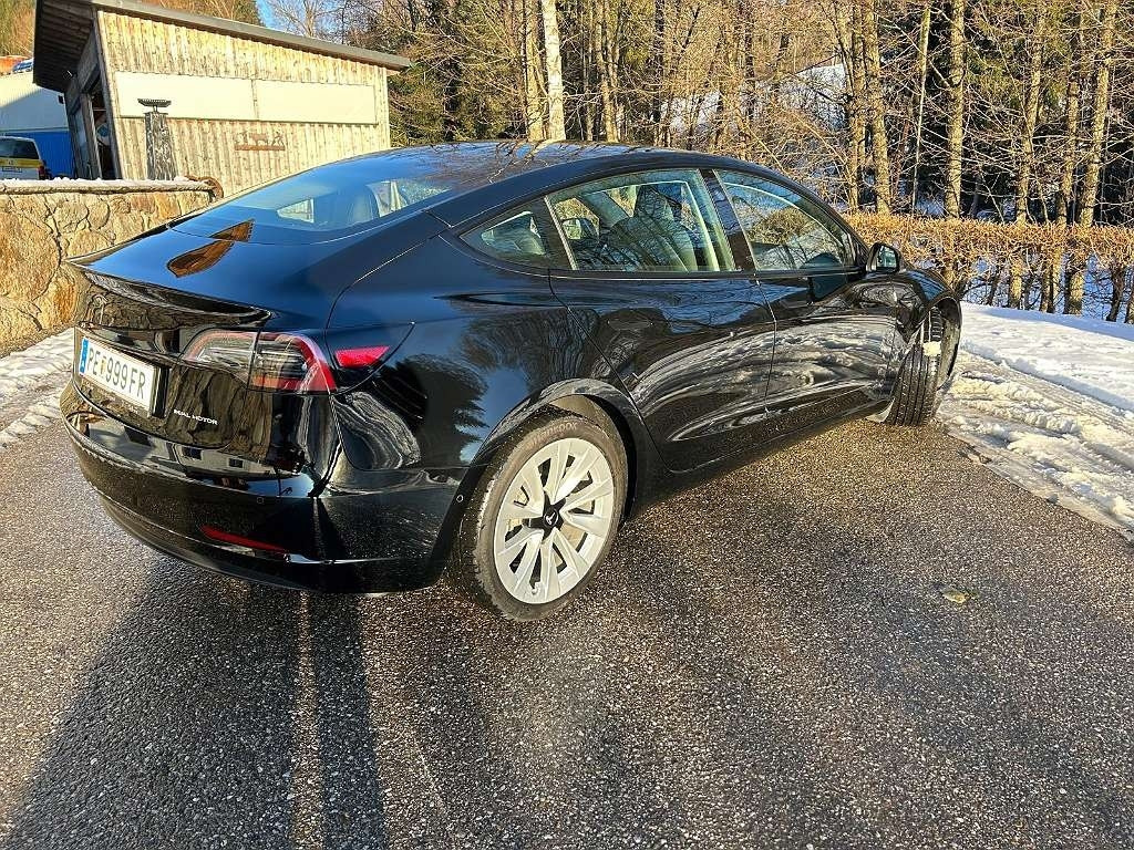 Tesla Model 3 Long Range - Avtomobil: slika 3 Tesla Model 3 Long Range - Avtomobil: slika 3