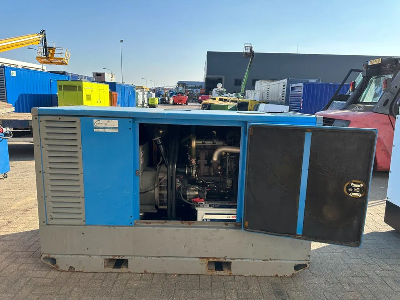 Generator Atlas-Copco QAS 60 Perkins Stamford 60 kVA Silent Rental generatorset: slika 7