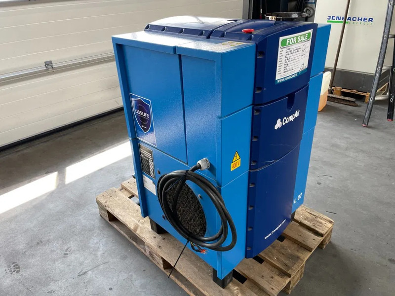 Compair L07 - 7,5A Schroefcompressor 750L/min als nieuw! - Zračni kompresor: slika 2 Compair L07 - 7,5A Schroefcompressor 750L/min als nieuw! - Zračni kompresor: slika 2