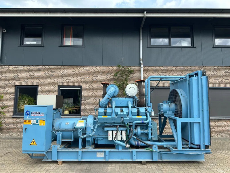 Cummins KTA 38 G1 Leroy Somer 800 kVA noodstroom generatorset as New ! 123 hours ! - Generator: slika 1 Cummins KTA 38 G1 Leroy Somer 800 kVA noodstroom generatorset as New ! 123 hours ! - Generator: slika 1