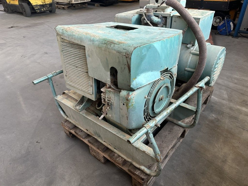 GENERATOR Onan Portaweld 200 Las generator Welding generator 200 Amp Benzine Petrol - Generator: slika 2 GENERATOR Onan Portaweld 200 Las generator Welding generator 200 Amp Benzine Petrol - Generator: slika 2