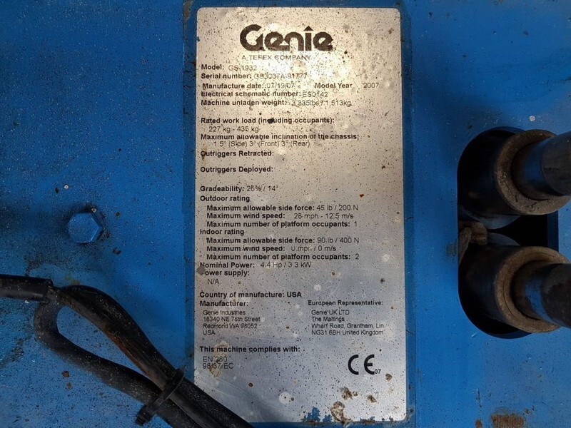 Genie GS 1932 Elektrische Schaarhoogwerker 7.8 meter werkhoogte accu's 2022 ! - Škarjasta dvižna ploščad: slika 3 Genie GS 1932 Elektrische Schaarhoogwerker 7.8 meter werkhoogte accu's 2022 ! - Škarjasta dvižna ploščad: slika 3