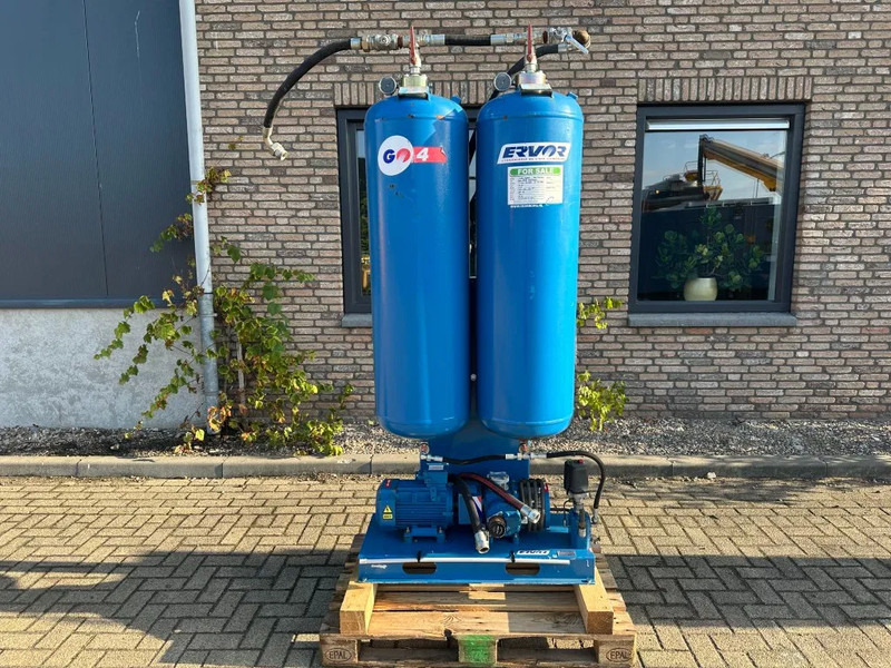 Hogedruk Hogedruk Luchtstart Air starter 30 Bar 15 kW 2 x 150 liter air tank - Črpalka za vodo: slika 1 Hogedruk Hogedruk Luchtstart Air starter 30 Bar 15 kW 2 x 150 liter air tank - Črpalka za vodo: slika 1