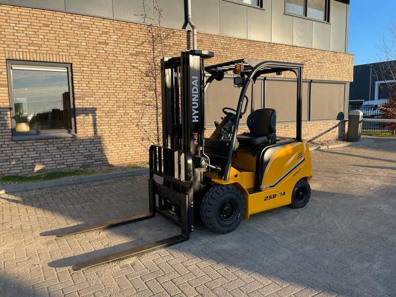 Hyundai 25B-7A 2.5 ton Triplex Freelift Sideshift Elektra Heftruck Nieuw - Električni viličar: slika 5 Hyundai 25B-7A 2.5 ton Triplex Freelift Sideshift Elektra Heftruck Nieuw - Električni viličar: slika 5