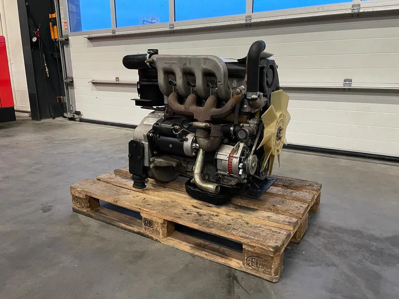 Iveco 8141 Diesel Motor 4 cilinder 53 kW / 74 PK Diesel Engine - Motor za Oprema za rokovanje z materiali: slika 3 Iveco 8141 Diesel Motor 4 cilinder 53 kW / 74 PK Diesel Engine - Motor za Oprema za rokovanje z materiali: slika 3