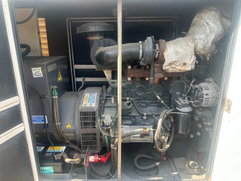 Iveco FPT NEF45 SM1A.A004 Stamford 60 kVA Silent Renrtal generatorset - Generator: slika 3 Iveco FPT NEF45 SM1A.A004 Stamford 60 kVA Silent Renrtal generatorset - Generator: slika 3