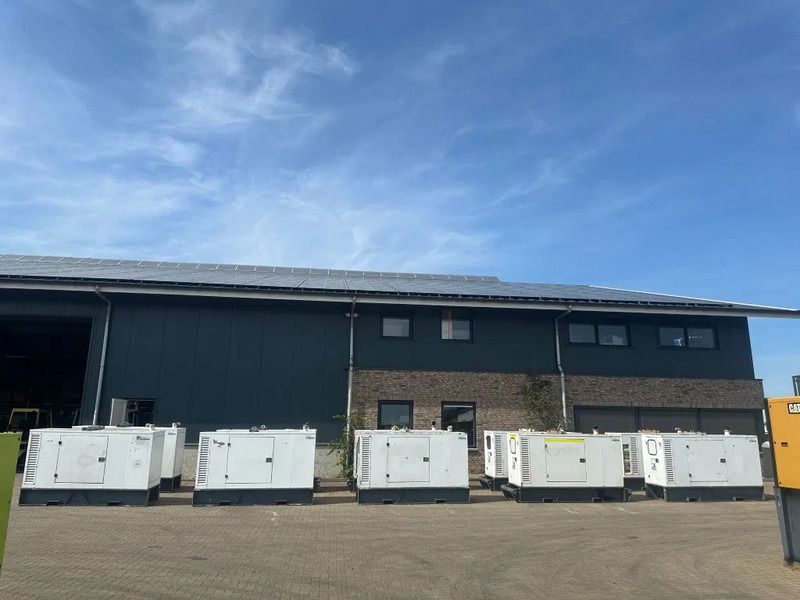 Iveco FPT NEF45 SM1A.A004 Stamford 60 kVA Silent Rental generatorset - Generator: slika 2 Iveco FPT NEF45 SM1A.A004 Stamford 60 kVA Silent Rental generatorset - Generator: slika 2